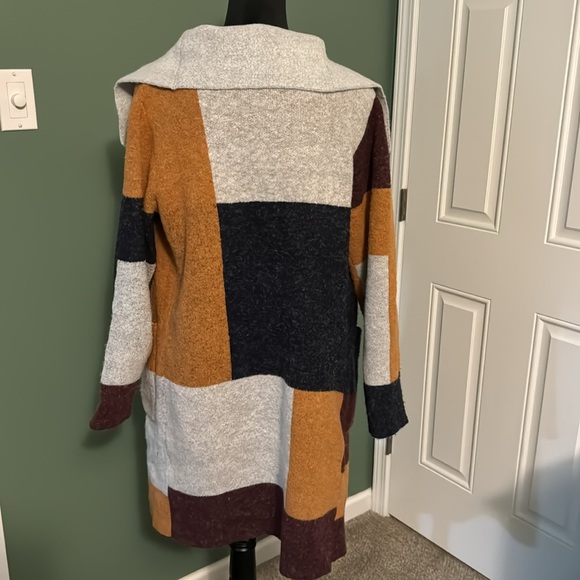 Duster Color Block Sweater - Picture 6 of 8